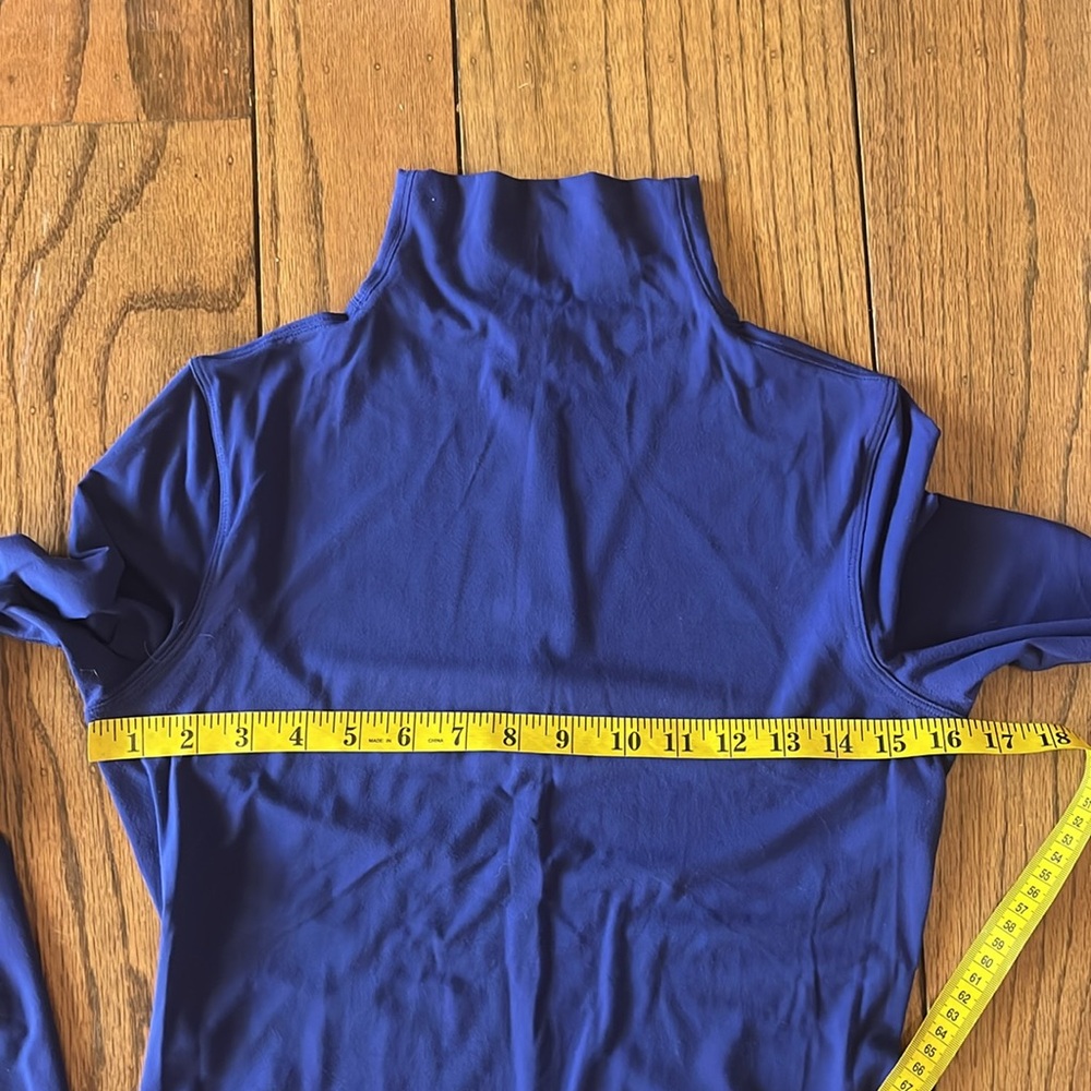 Lululemon Navy Blue Women's Turtleneck Top - Picture 6 of 6